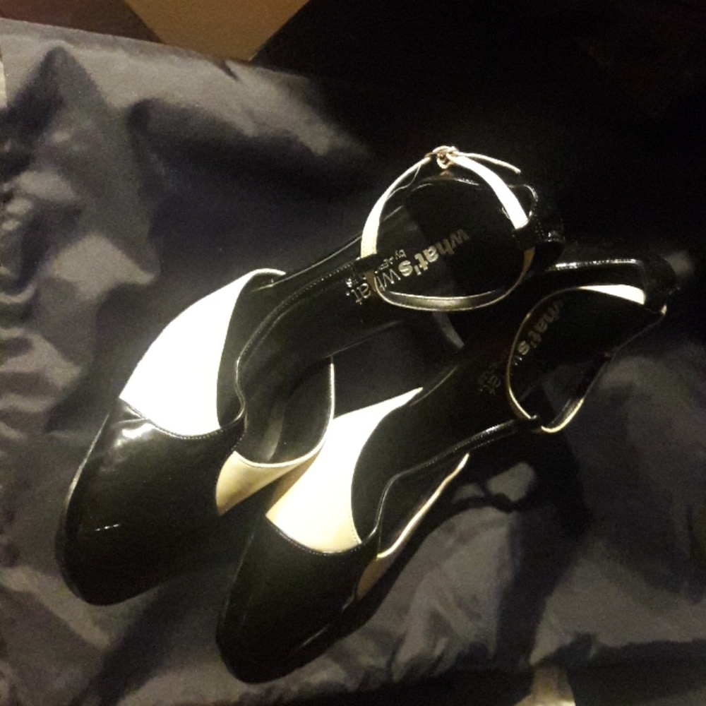 Shoes - Picture 4 of 7